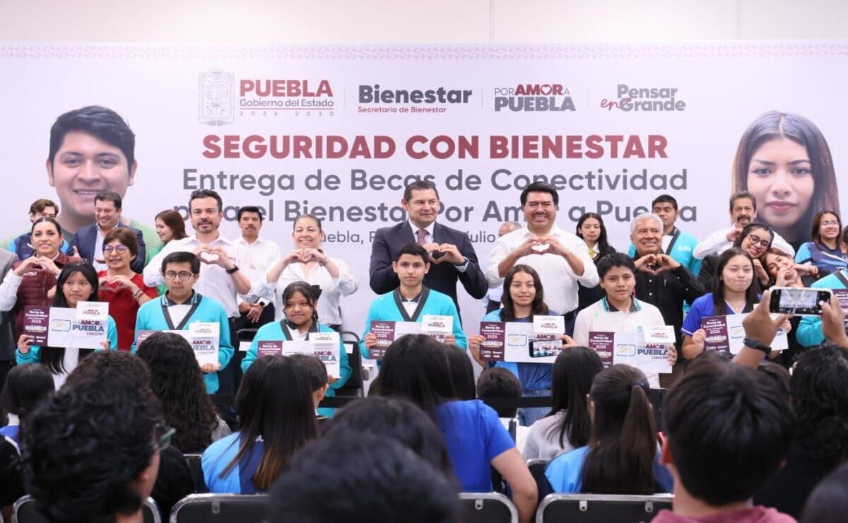 "La conectividad se ha convertido en una herramienta fundamental en el proceso educativo": Lilia Cedillo | Foto: Gobierno del Estado