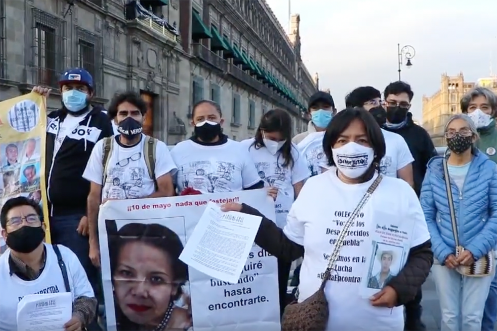 Llevan queja por ley de desaparecidos a Palacio Nacional