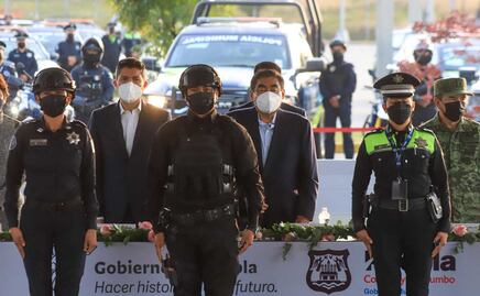 Barbosa y Lalo Rivera entregan 155 patrullas con nueva imagen