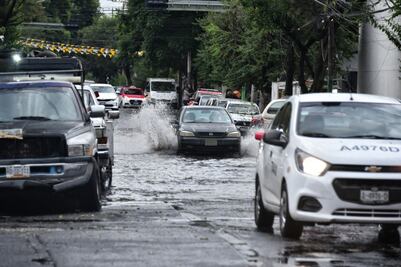 ¿Qué hacer si te quedas varado en una inundación con tu auto?