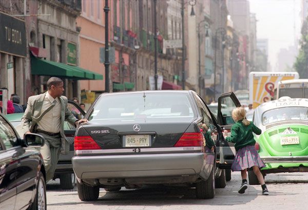 La película sigue el caso de un secuestro de una persona de intereses en México donde estos casos suelen quedar impunes, esto lleva a un exagente de la CIA recurrirá a métodos brutales para rescatar a la niña bajo su protección.

Foto: Producción El Universal Puebla