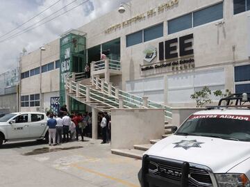 Define INE a 16 aspirantes para encabezar el IEE