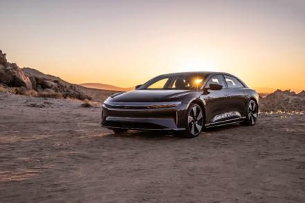 Tesla y Ferrari tiemblan ante Lucid Motors, quien ya los supera con sus modelos