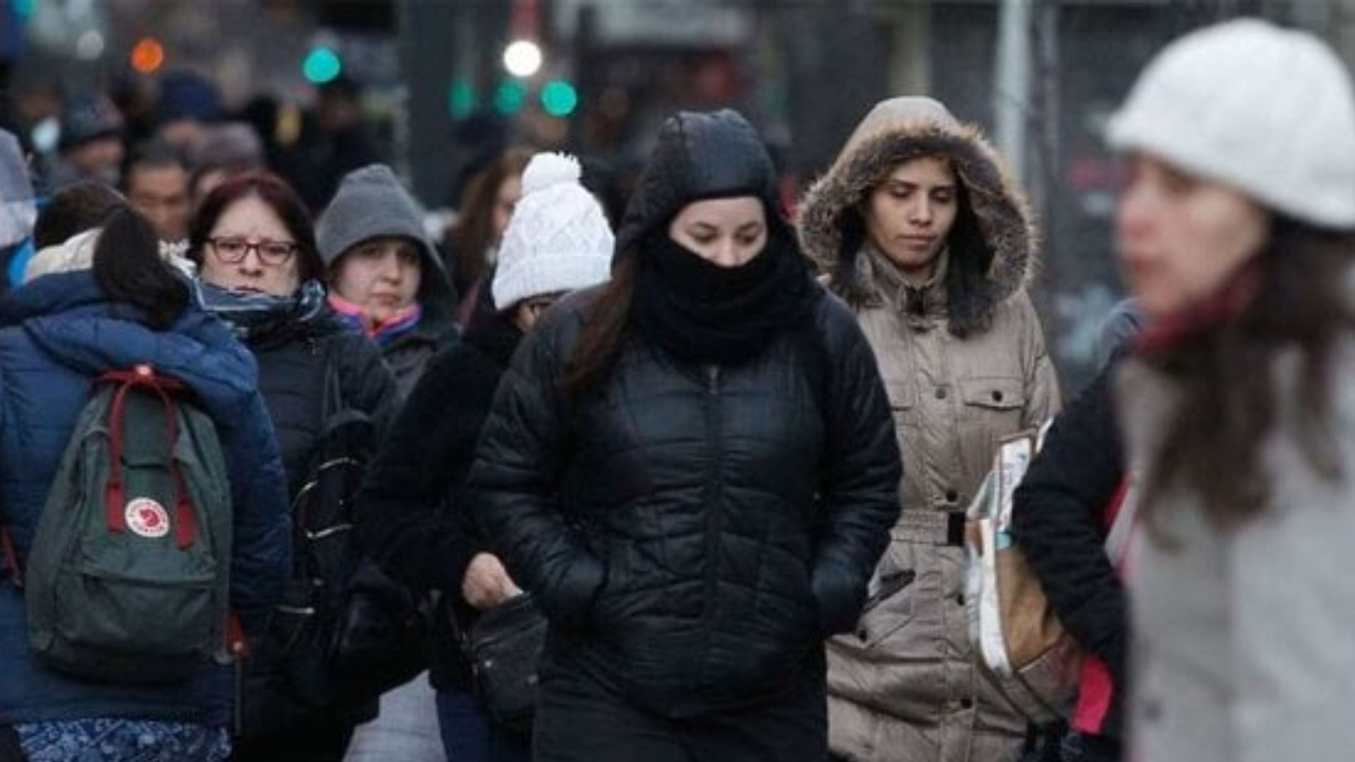 Es importante mantenerse informado sobre las condiciones del clima para tomar las precauciones necesarias, especialmente en las zonas con altas temperaturas, para evitar golpes de calor o deshidratación.
Foto: Producción El Universal Puebla