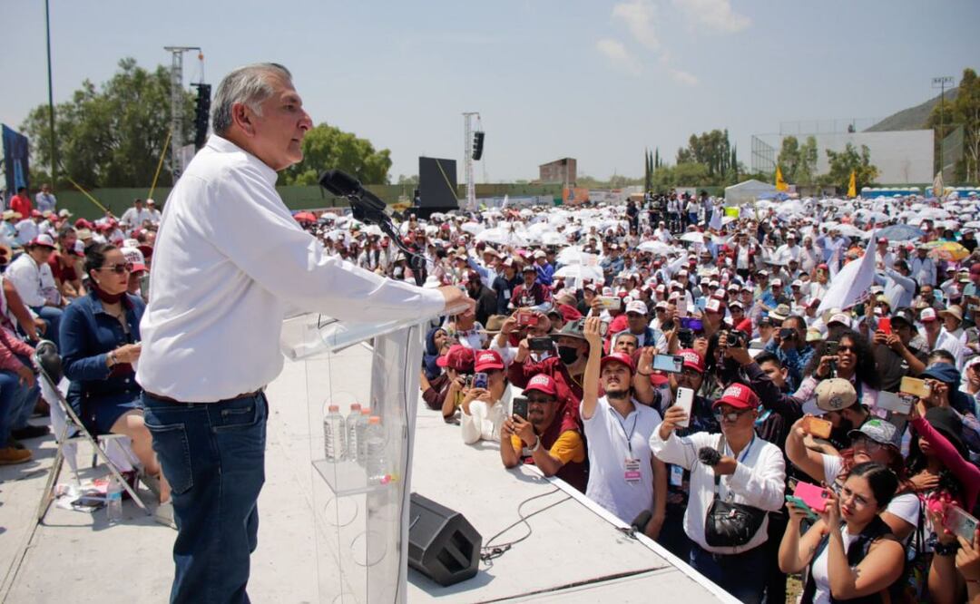 El secretario de Gobernación federal, Adán Augusto, visitó Tecamachalco y Acatzingo | Foto: Agencia Es Imagen para El Universal Puebla