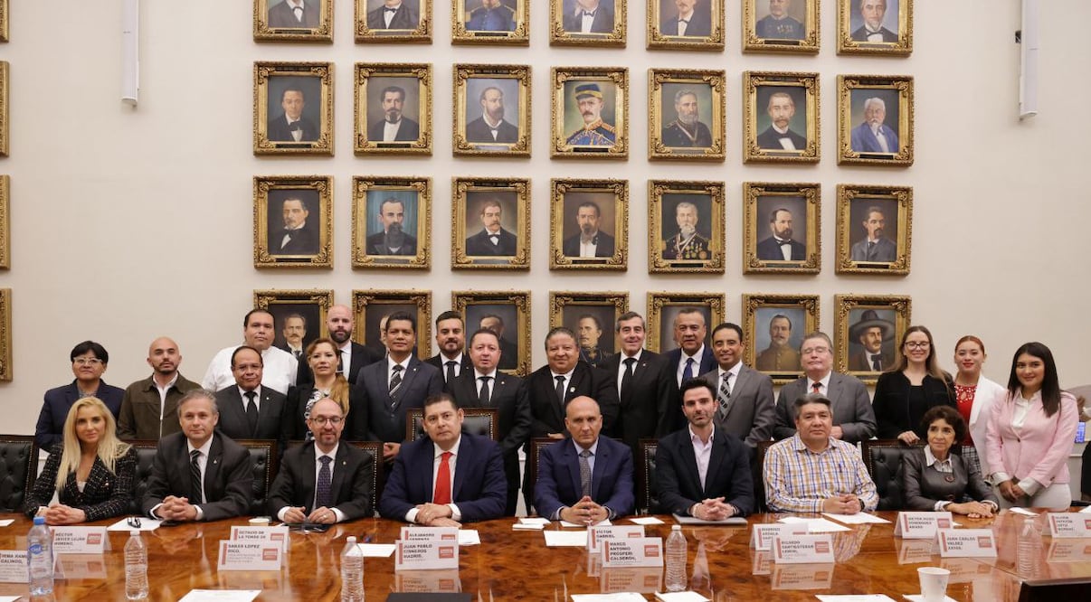 Alejandro Armenta se reunió con empresarios de Puebla | Foto: Especial