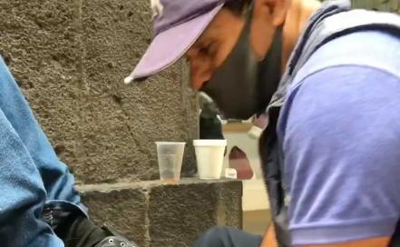 Don José, 49 años de bolear zapatos en Puebla