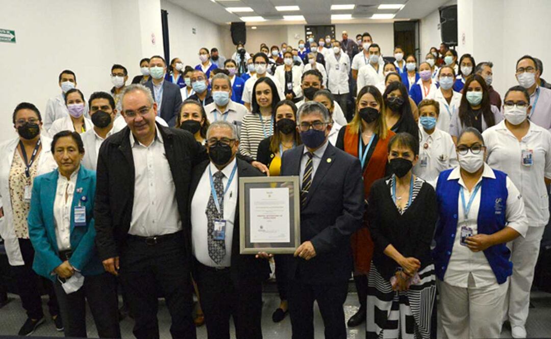 Los servicios de salud del Hospital Universitario fueron reconocidos por autoridades estatales | Foto: BUAP