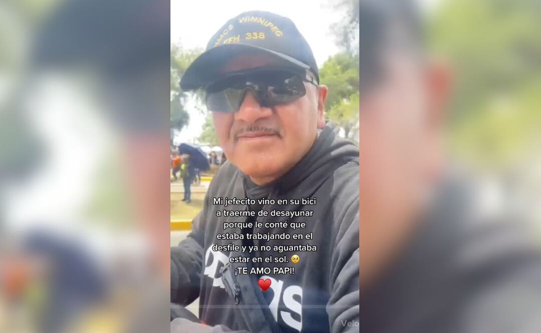 Este señor le llevó licuado y fruta a su hija que estaba trabajando durante el Desfile de la Batalla de Puebla | Foto: TikTok meelsancheez