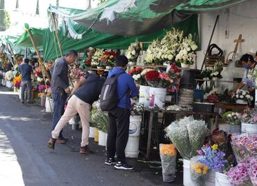 Día de Muertos 2021. Habrá ambulantes afuera del Panteón Municipal