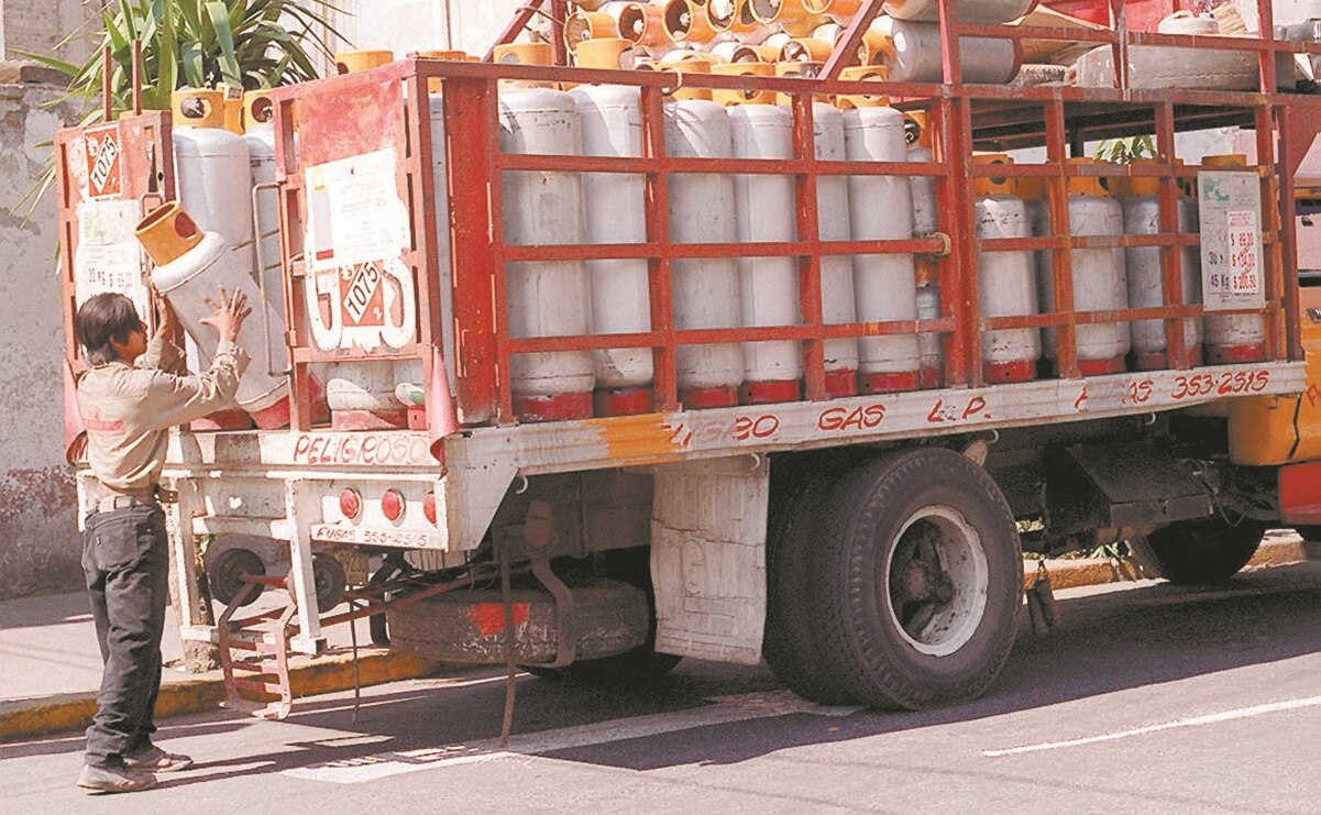 Jitomates, transporte aéreo y gas LP aumentaron 0.34% su precio