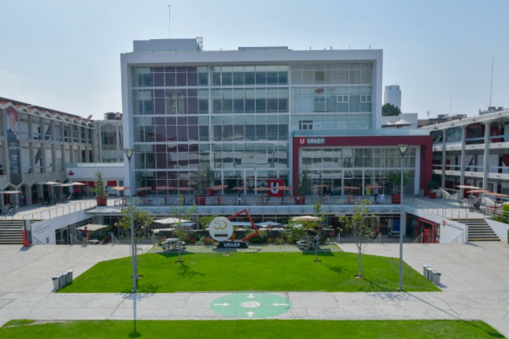 Se reportó la caída desde el quinto piso de un estudiante de la UPAEP | Foto: UPAEP