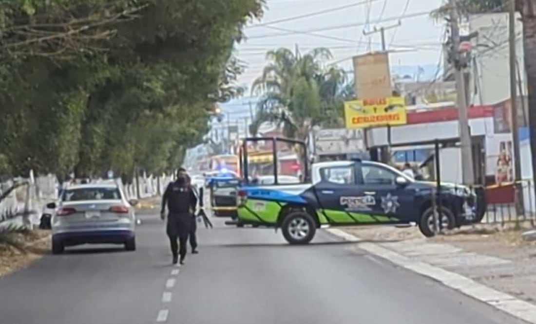 Cuatro hombres fueron asesinados en su vehículo sobre la calzada Alfredo Toxqui, en San Sebastián de Aparicio | Foto: Agencia Es Imagen para El Universal Puebla