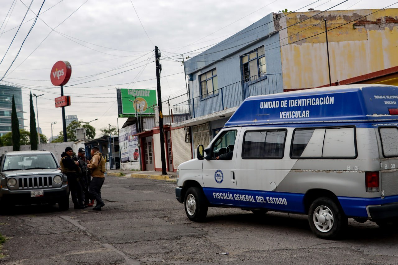 La FGE realizó un cateo en la colonia Nueva Antequera por un reporte de autos robados | Agencia Es Imagen para El Universal Puebla