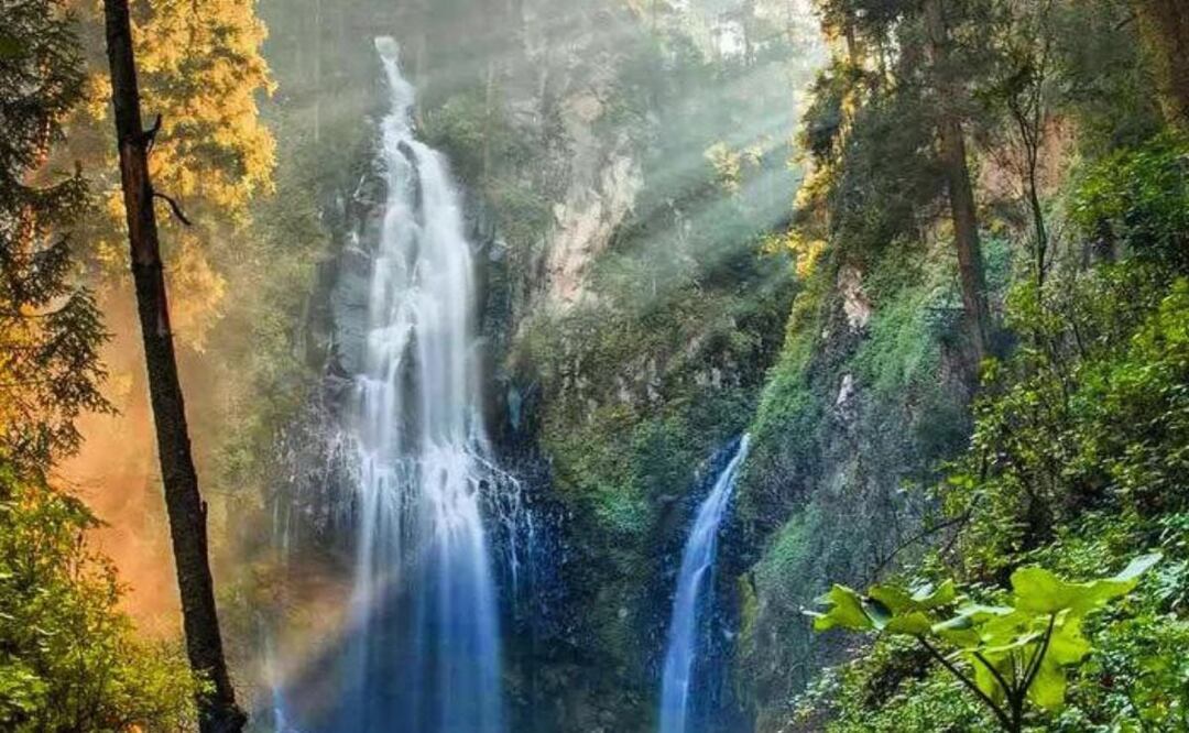 La cascada Colibrí es una de las bellezas naturales de San Agustín Atzompa. | Foto: Instagram Tierra de Volcanes Puebla