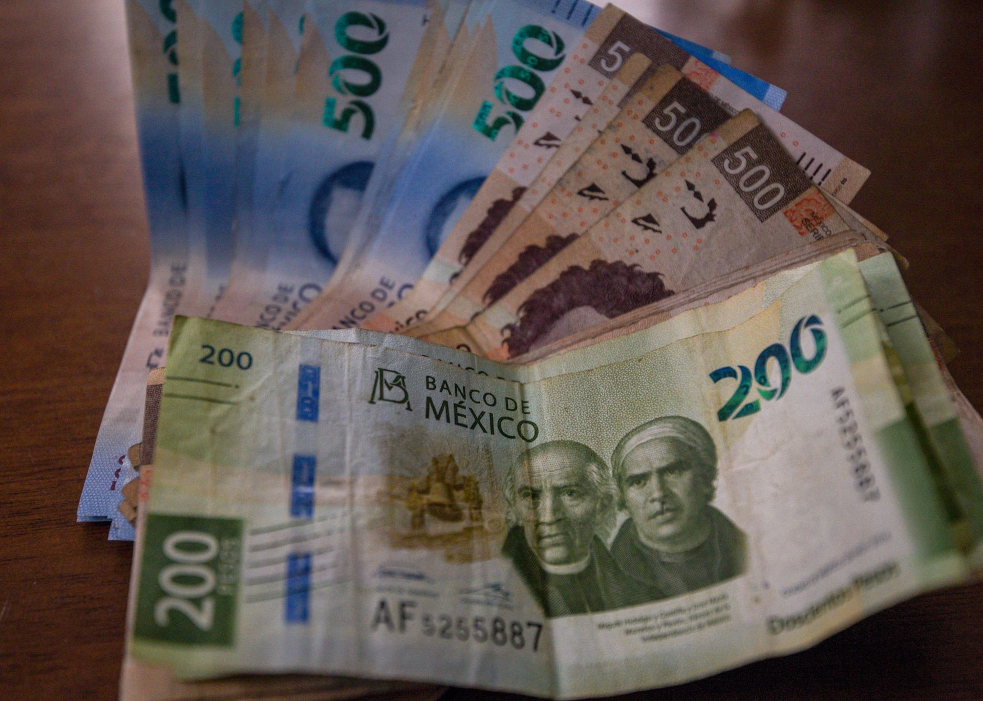 ¿Cuáles son los montos máximos que el SAT permite pagar en efectivo?