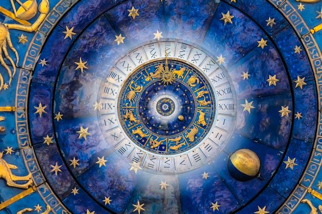 Descubre los amuletos de la suerte de cada signo del zodiaco. Fuente: Freepik.