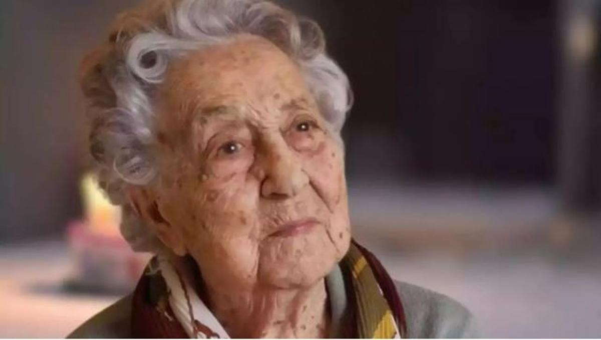 María Branyas asumió el título de la persona más longeva del mundo tras el fallecimiento de la francesa Sor André el 17 de enero de 2023, quien vivió hasta los 118 años. 

Foto: Producción El Universal Puebla