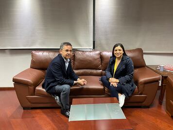 Tiene Claudia Rivera acercamiento con César Yáñez