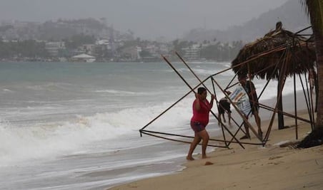 Huracán "Norma" se degrada a categoría 2; aguardan llegada en BCS y Jalisco