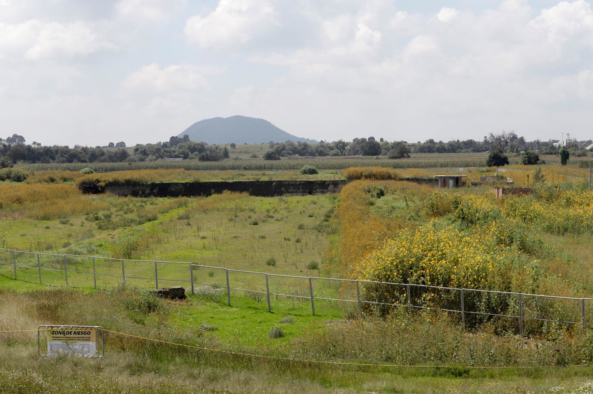 Socavón de Puebla en Santa María ZacatepecFoto: Cuartoscuro
