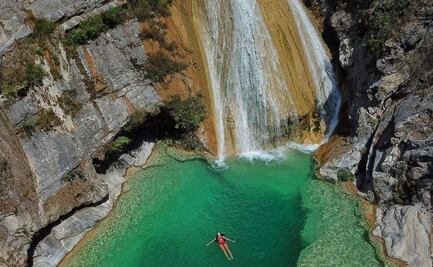 Parece un cenote de Yucatán pero es un bello ojo de agua en Puebla