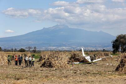 Investigarán Escuela de Aviación 5 de Mayo tras caída de avioneta en Puebla