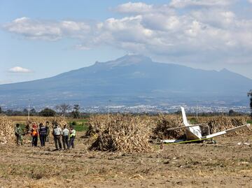 Investigarán Escuela de Aviación 5 de Mayo tras caída de avioneta en Puebla