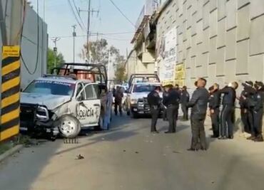 Patrulla estatal se impacta contra un poste en Puebla