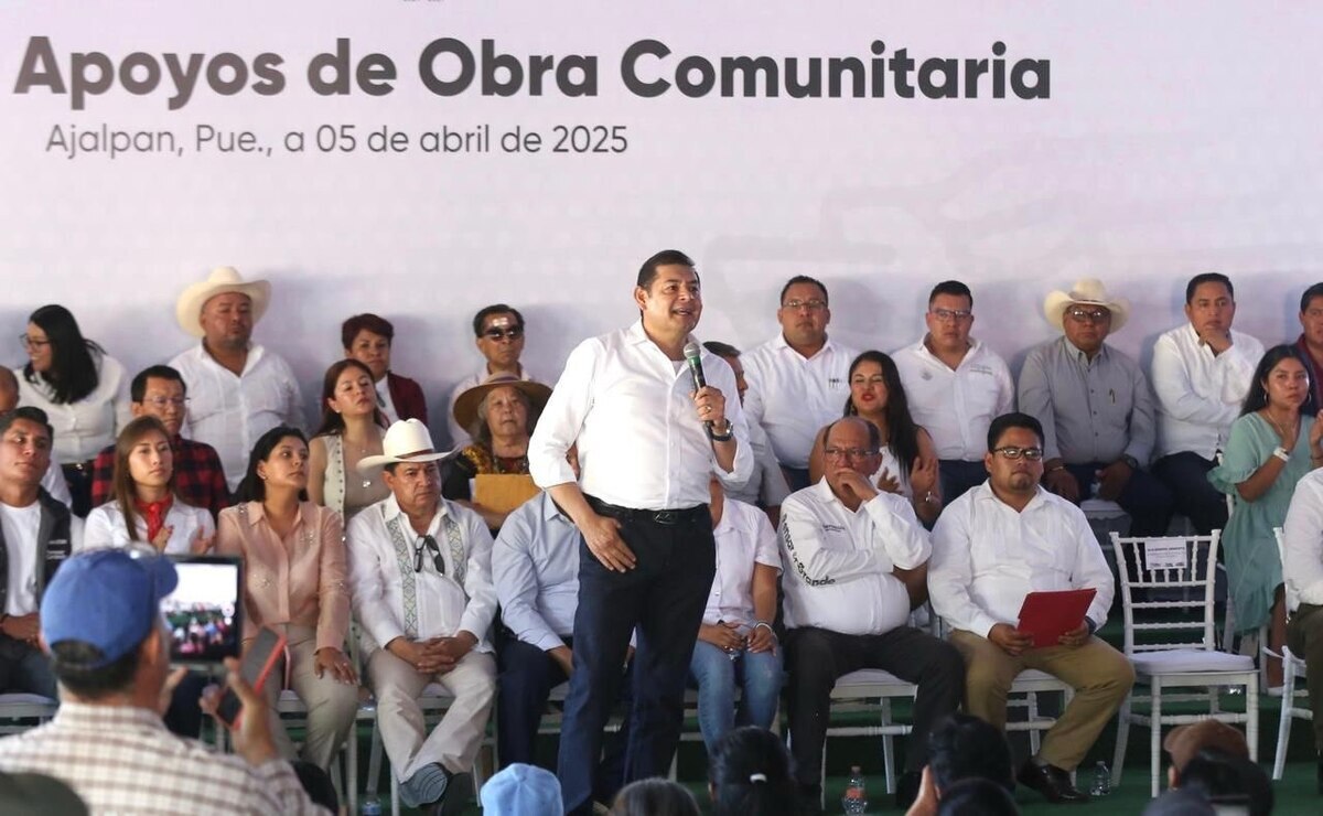 El gobernador informó que se han realizado más de mil 100 asambleas comunitarias  | Foto: Gobierno del Estado de Puebla
