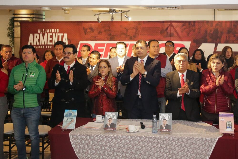 Alejandro Armienta Mier, coordinador de los Comités de la Defensa de la 4T, se reunió con líderes de partidos | Foto: EsImagen
