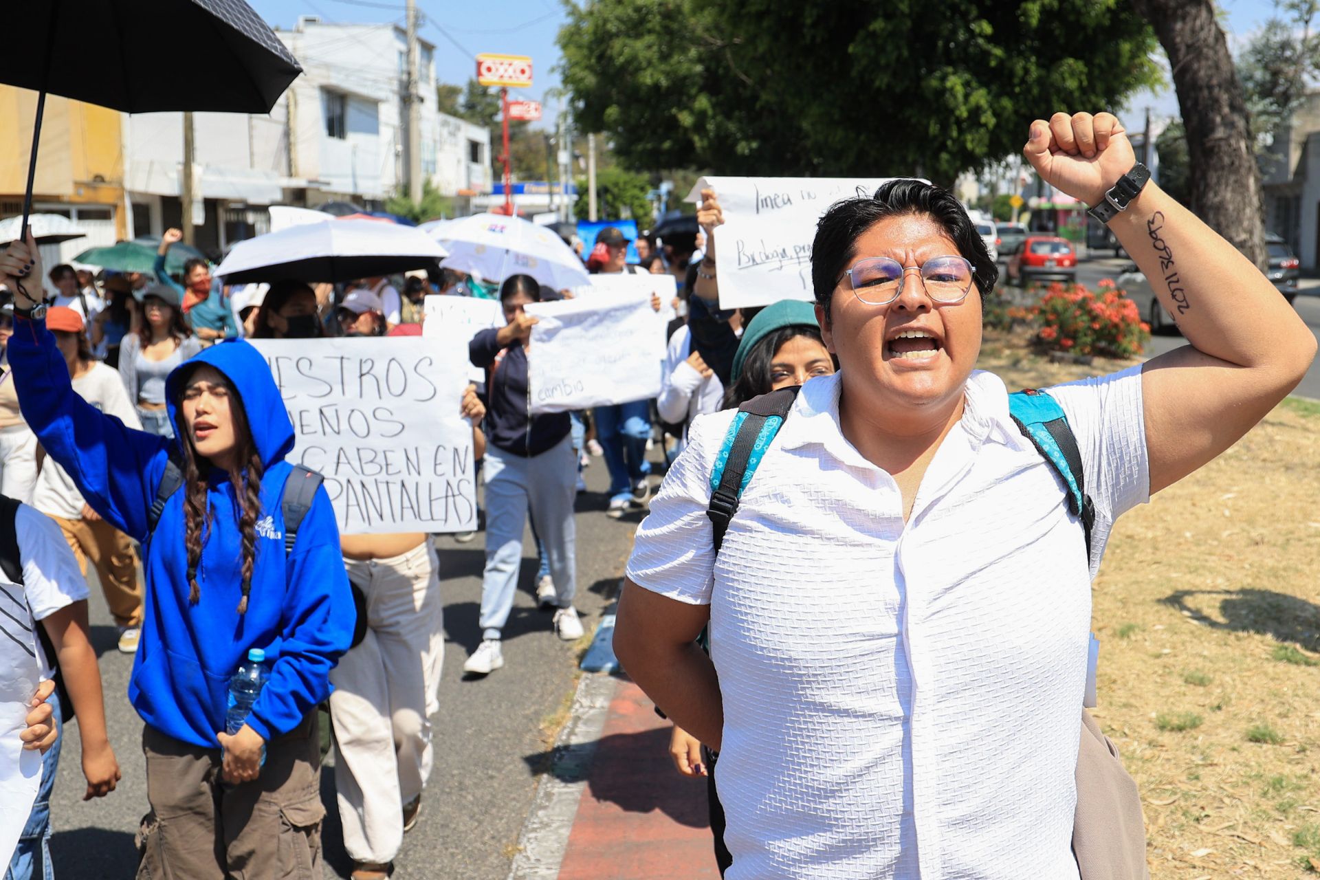 Estudiantes de Medicina y autoridades de la BUAP fijan plazo de 15 días para cumplir acuerdos