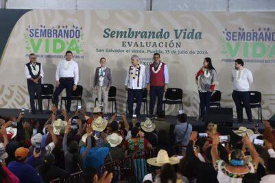 Claudia Sheinbaum y AMLO supervisan Sembrando Vida en Puebla