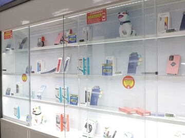 Asaltan por segunda ocasión local de celulares en el Centro Histórico