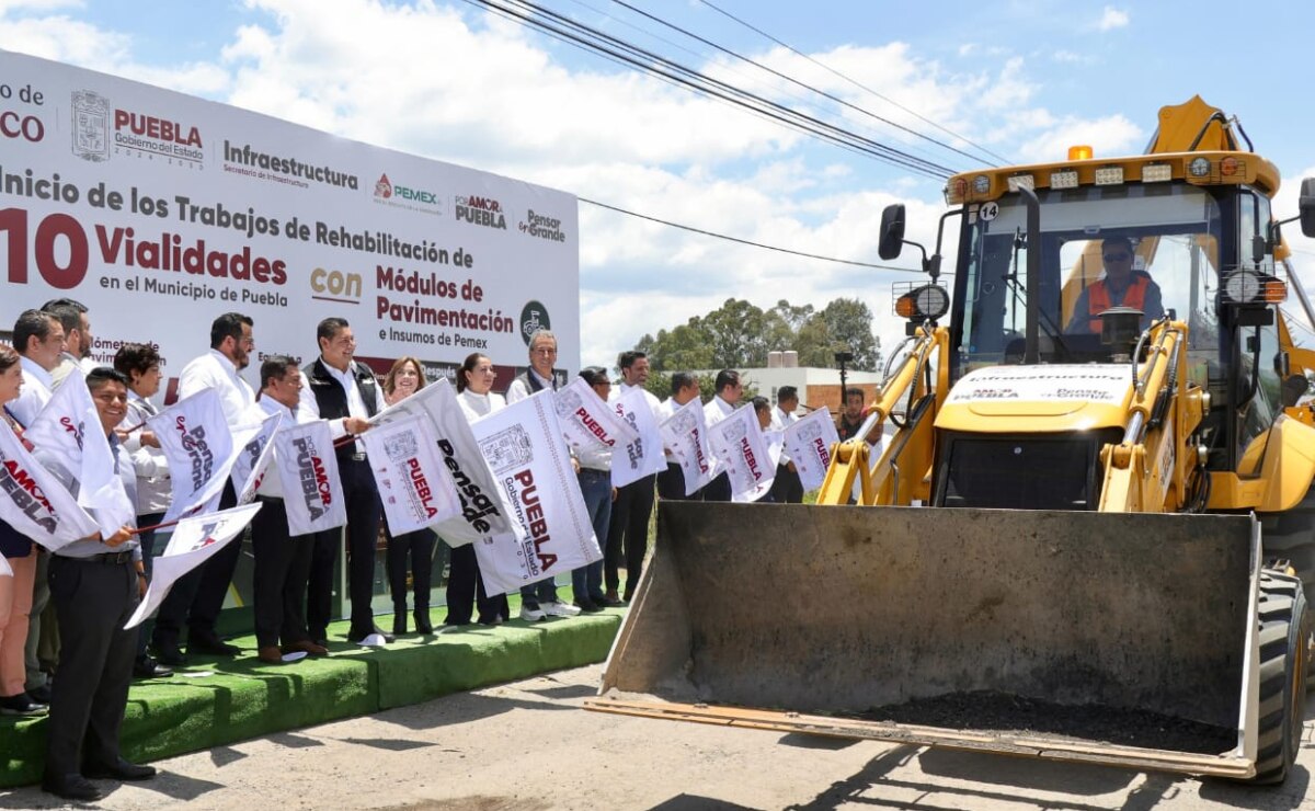 Pemex premia a Puebla por combate a huachicol; entrega más asfalto para rehabilitar 10 vialidades | Foto: Gobierno del Estado.