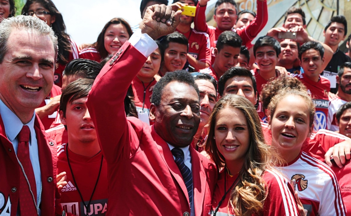 Pelé, así fue la vez que visitó Puebla
