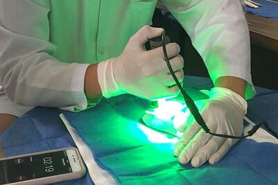 Experimentan con fototerapia en la BUAP para acelerar cicatrización