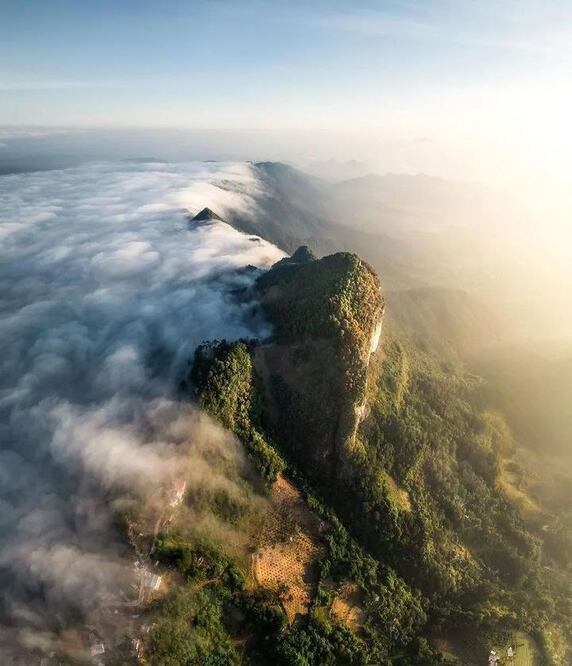 El Cerro del Cabezón luce majestuoso en la Sierra Norte de Puebla | Instagram mexicotravelchannel