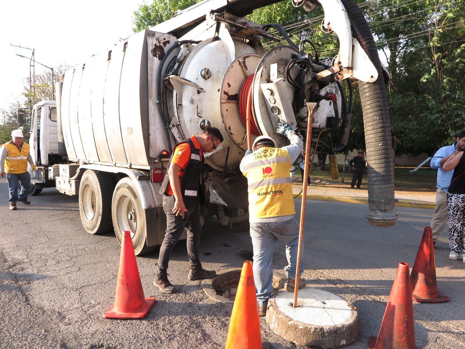 Por temporada de lluvias, Agua de Puebla da mantenimiento preventivo a red de drenaje