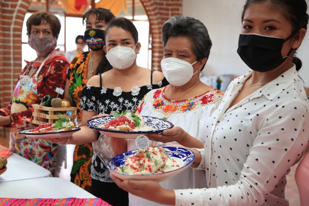 A partir del 3 de agosto podrás disfrutar de esta Feria de Chiles en Nogada en Calpan | Foto: EsImagen