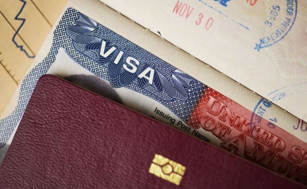 Para viajar a los Estados Unidos es necesario contar con una visa que puedes obtener en la Embajada | Foto: Archivo El Universal Puebla