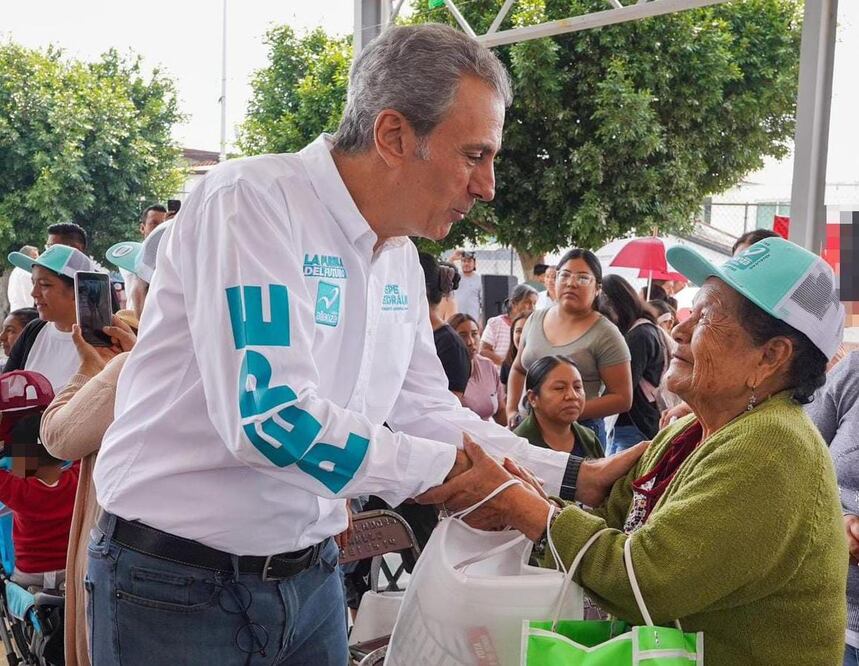 Pepe Chedraui estuvo en la Junta Auxiliar de San Baltazar Tetela | Foto: Especial