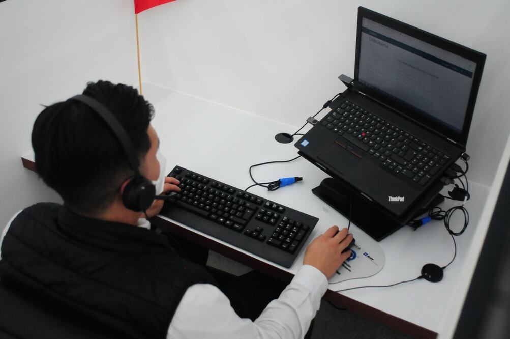 El SAT inauguró un Call Center para atender a los contribuyentes. foto: Cuartoscuro