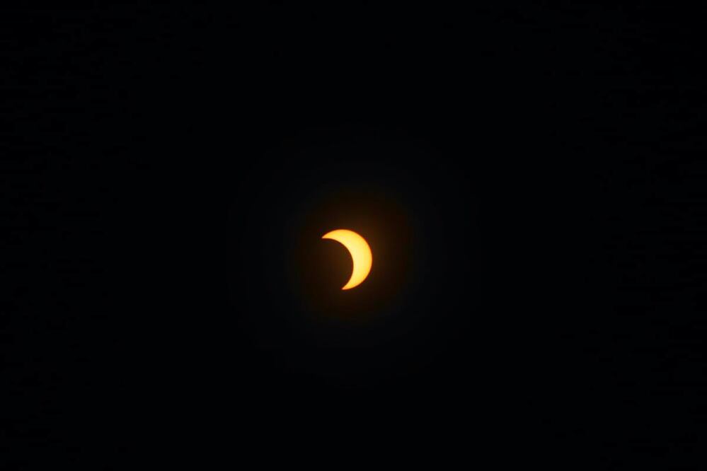 Cuidado si vas manejando durante el eclipse | EsImagen