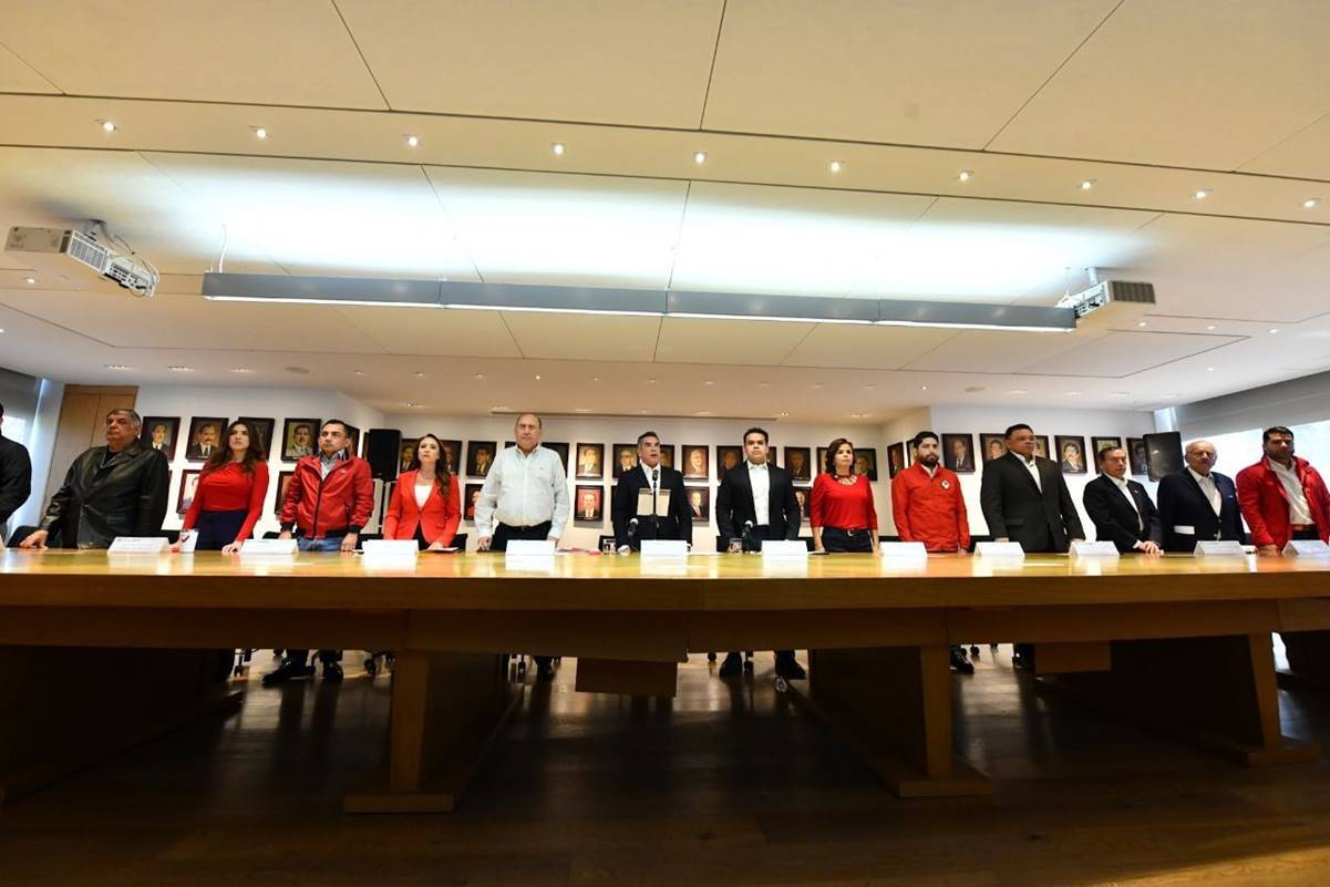 Consejo Nacional del PRI ordena a sus legisladores votar contra reforma eléctrica