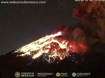 Volcán Popocatépetl registra una fuerte explosión