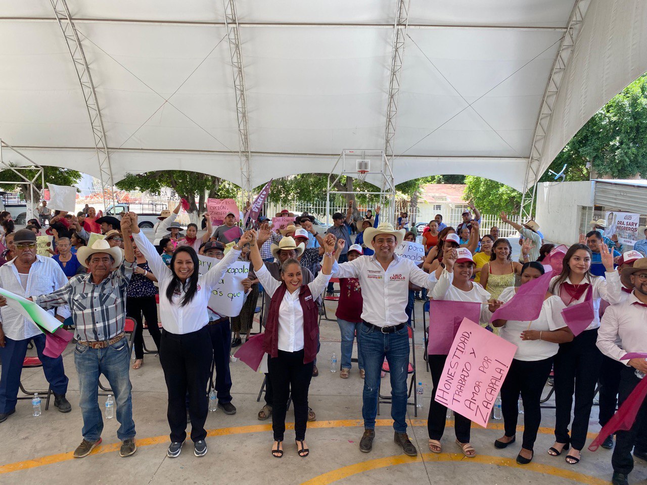 Lalo Castillo ha recorrido más de 10 mil kilómetros en el distrito 14 de Izúcar  | Fotos Especiales