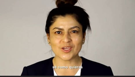 Claudia Rivera se muestra desmaquillada para condenar violencia de género