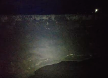 Así se ve el socavón en Puebla de noche