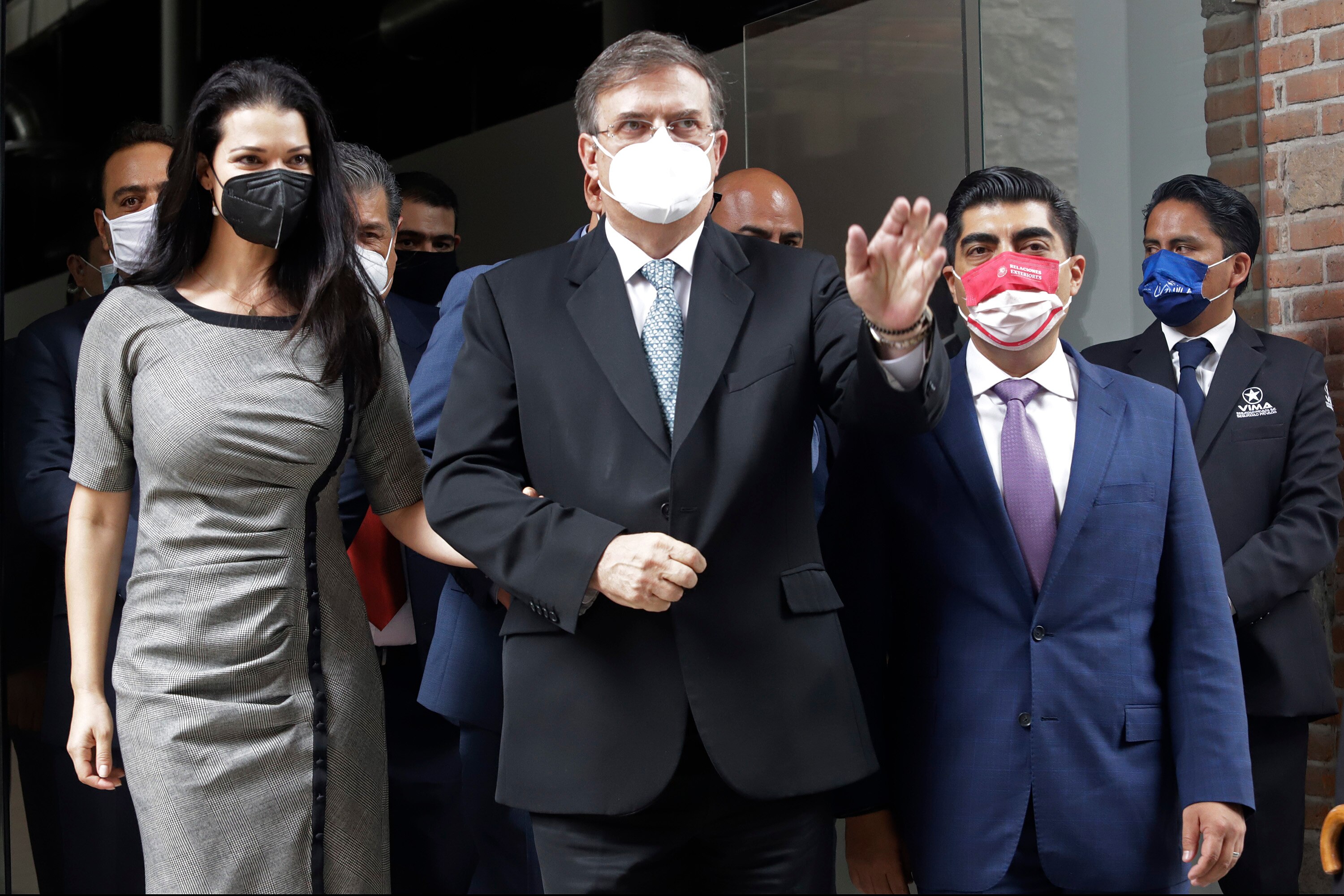 Yo no me encargo de distribuir vacunas pero nos vamos a apresurar en Puebla: Ebrard